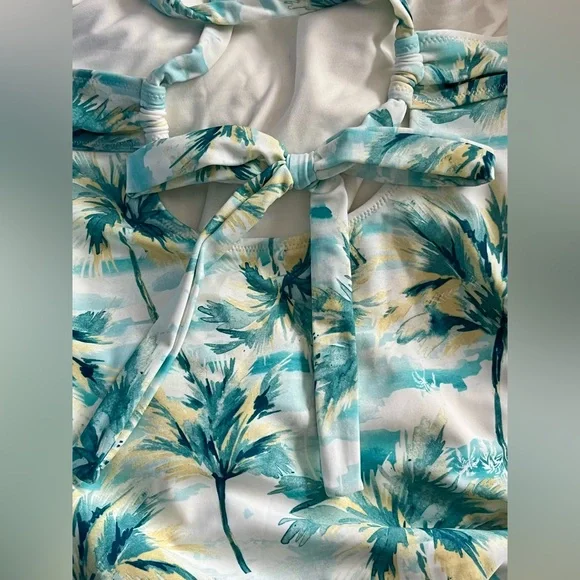 NWT XXL Old Navy Deep-V One-Piece Bathing Suit - Picture 4 of 9